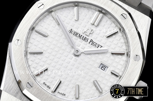 Royal Oak Ladies 33mm SS/SS White Dial Swiss ETA Quartz