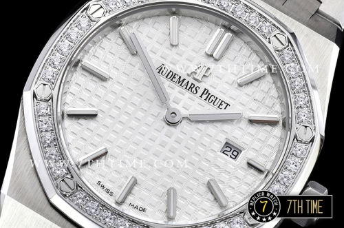 Royal Oak Ladies 33mm SS/SS White Dial Diamond Bezel Swiss ETA Quartz