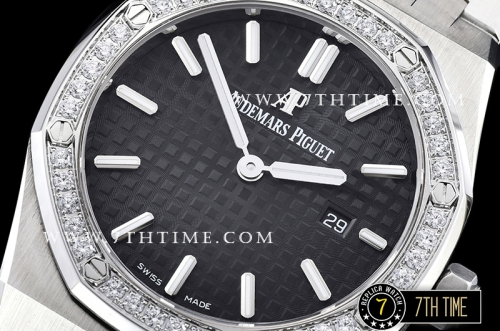 Royal Oak Ladies 33mm SS/SS Black Dial Diamond Bezel Swiss ETA Quartz