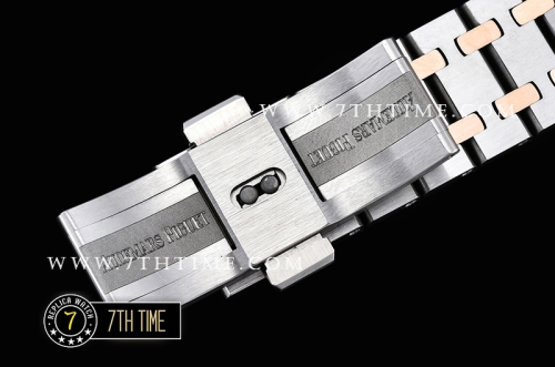Royal Oak Ladies 33mm Diamonds RG/SS White Dial Swiss Quartz