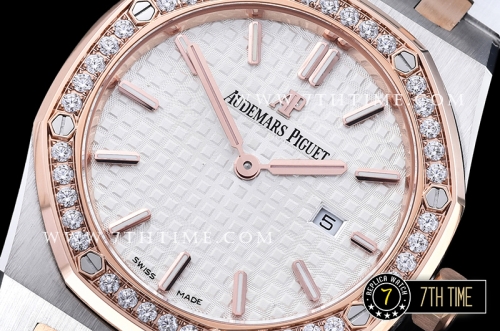 Royal Oak Ladies 33mm Diamonds RG/SS White Dial Swiss Quartz