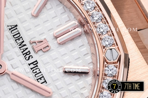Royal Oak Ladies 33mm Diamonds RG/RG White Dial Swiss Quartz