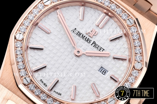 Royal Oak Ladies 33mm Diamonds RG/RG White Dial Swiss Quartz