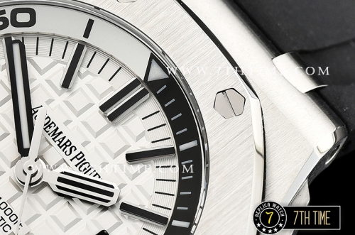 Royal Oak Offshore Diver 15710 42mm White Checkered Dial SS/RU Asia 2824