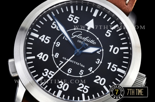 Glashutte Senator Navigator Black Dial with Numerals Leather Strap