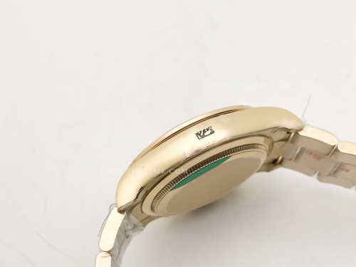 Daytona 126508 YG/YG Blk/Gold/Stk RCF A4131