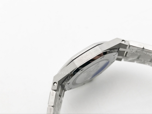 Royal Oak Ladies 67650ST 33mm SS/SS Blue/Stk ZF Sw Qtz