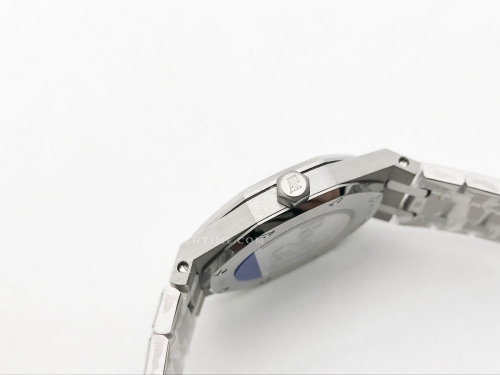 Royal Oak Ladies 67650ST 33mm SS/SS Blk/Stk ZF Sw Qtz