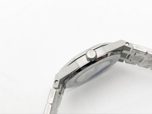 Royal Oak Ladies 67651ST Dia SS/SS Blue/Stk ZF Sw Qtz