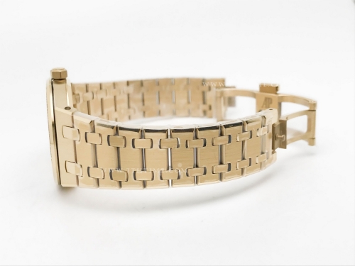 Royal Oak Ladies 67651BA Dia YG/YG Blue/Stk ZF Sw Qtz