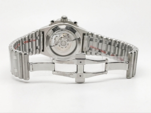 Chronomat B01 Wales SS/SS Red/Stk BLS Asia 7750