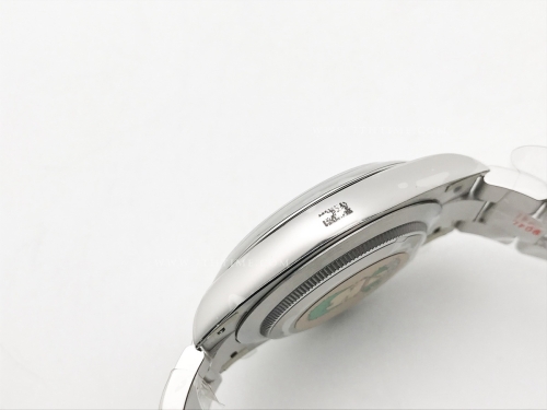 Oyster Pert 41mm 124300 Oys SS/SS Green Clean VR3230