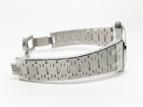 Royal Oak Ladies 77350ST 34mm SS/SS White ZF A5800