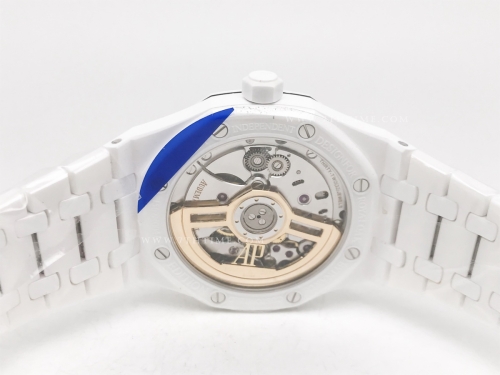 Royal Oak 41mm 15500 Wht CER/CER Blue APSF A4302