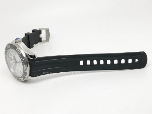 Seamaster 300m 2018 Blk SS/RU White GDF MY8215