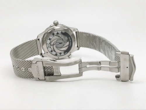 Seamaster 300 James Bond 60th Anni SS/SS BLS A8806