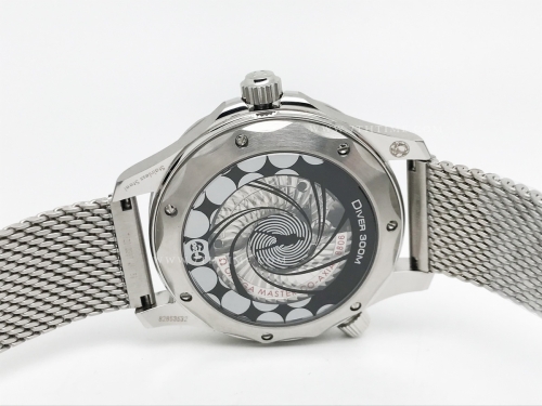 Seamaster 300 James Bond 60th Anni SS/SS BLS A8806