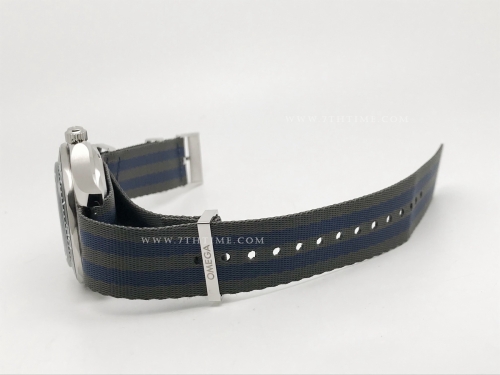 Seamaster 300 James Bond 60th Anni SS/NY BLS A8806