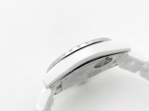 XHANEL J-12 38mm Wht Coco CER/CER Wht/Num HTF A2892