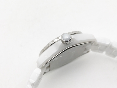 XHANEL J-12 33mm Wht CER/CER Wht/Blue Num HTF Qtz