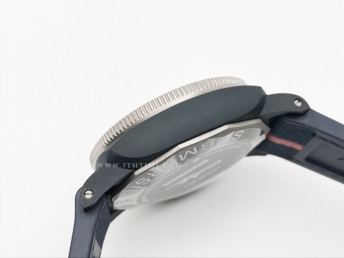PAM1466 Submersible Luna Rossa CER/RU Blue VSF P900