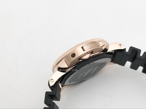 Submersible Goldtech 42mm RG/RU Black VSF P900