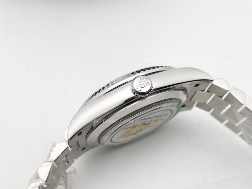 DayDate 40mm 228239 904L Flt Wt WG/WG O-Green/Rm KF VR3255