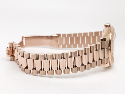 DayDate 40mm 228235 904L Flt Wt RG/RG Wht/Rm KF VR3255