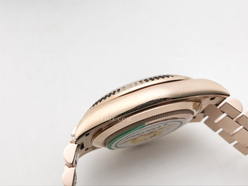 DayDate 40mm 228235 904L Flt Wt RG/RG Wht/Rm KF VR3255