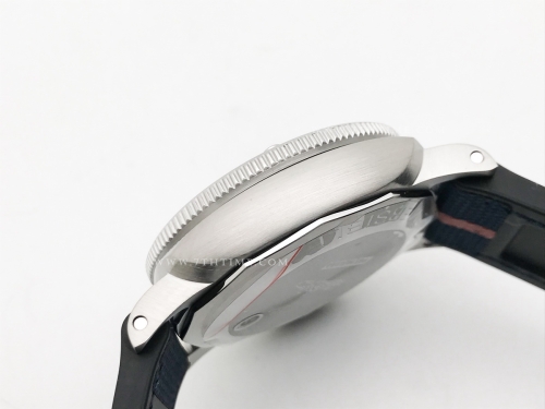 Submersible Luna Rossa 44mm SS/NY Blue VSF P900