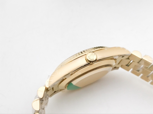 DayDate 40mm 904L Flt Wt YG/YG Blk/Stk TMF SH3255