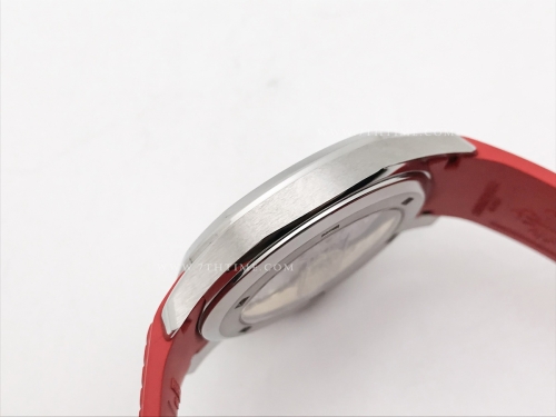 Aquanaut 5167A-012 SS/RU Blk/Red/Num ZF V2 A330