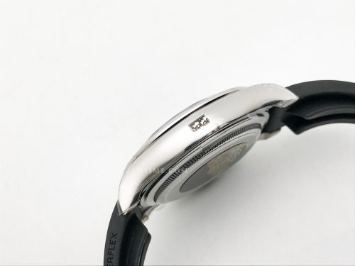 Daytona 126519 CER WG/RU Grey 904L Clean SH4131