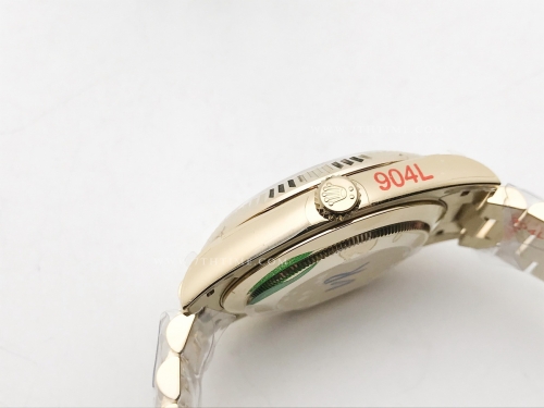 DayDate 40mm 904L Flt YG/YG Wht/Rm/Stk GMF VR3255