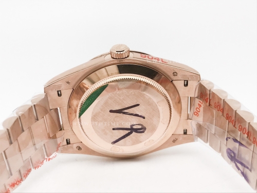 DayDate 40mm 904L Flt RG/RG O-Grn/Rm/Stk GMF VR3255