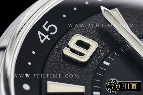 Jaeger Lecoultre Polaris Automatic Black Dial with Numeral and Stick Markers Black Rubber Strap