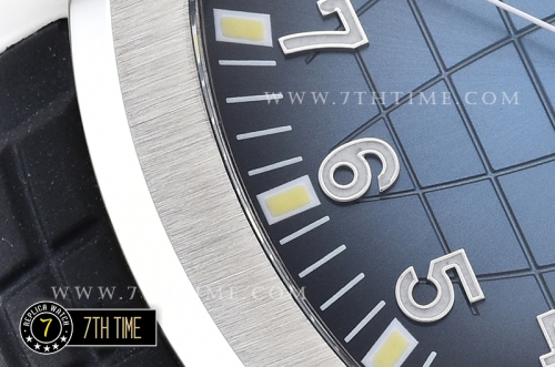 Aquanaut 40mm Ref. 5167 SS/RU Blue Checkered Dial A2824