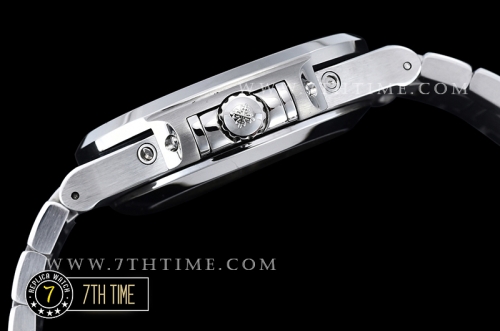 Nautilus GMT MoonPhase 42mm SS/SS White Dial Asia 23J Calendar