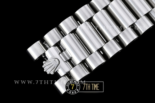 DayDate 228206 SS/SS Green Dial Roman Numerals Swiss 2836