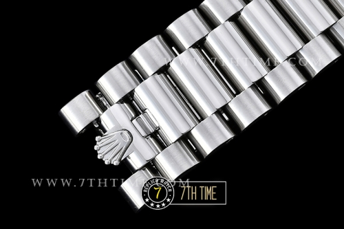 DayDate 228206 SS/SS Diamonds Crested Bezel Black Dial with Baugette Diamond Markers Swiss 2836