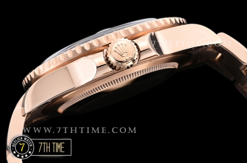 GMT Master II 2018 126715CHNR 40mm RG/RG Black Dial A2836