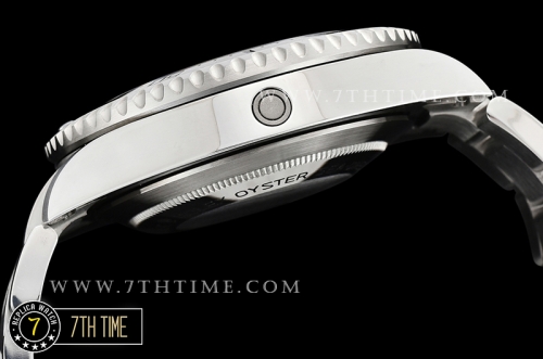 Seadweller 126600 43mm SS/SS Single Red Black Dial Gold Swiss2836