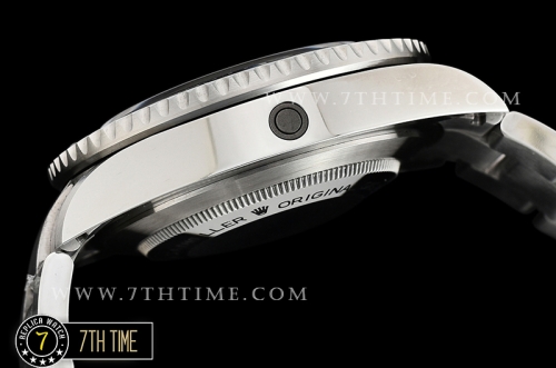 Seadweller 126600 43mm 904L SS/SS Single Red Black Dial A2836