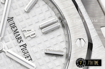 Royal Oak Ladies 33mm SS/SS White Dial Swiss ETA Quartz