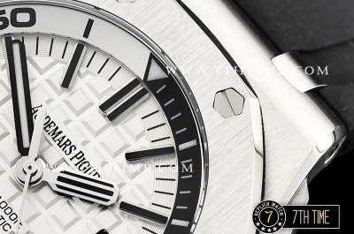 Royal Oak Offshore Diver 15710 42mm White Checkered Dial SS/RU Asia 2824