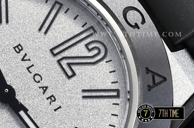 Bvlgari Diagono Magnesium Ceramic Bezel Special Gray Silver "Motorlac" Coated Dial with Numerals & Stick Markers