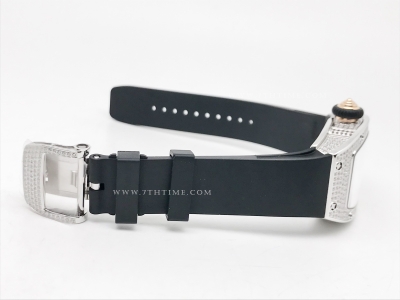 RM07-01 Crested Diam SS/RU Blk/Red Skele ZF CRMA2