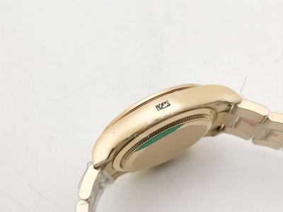 Daytona 126508 YG/YG Blk/Gold/Stk RCF A4131