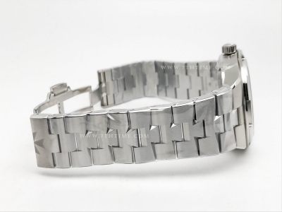 Overseas 4500V SS/SS Green MKS MY9015 Cal5100