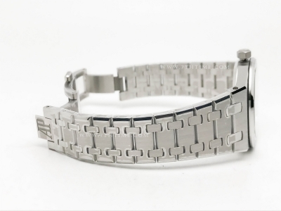 Royal Oak Ladies 67650ST 33mm SS/SS Wht/Stk ZF Sw Qtz